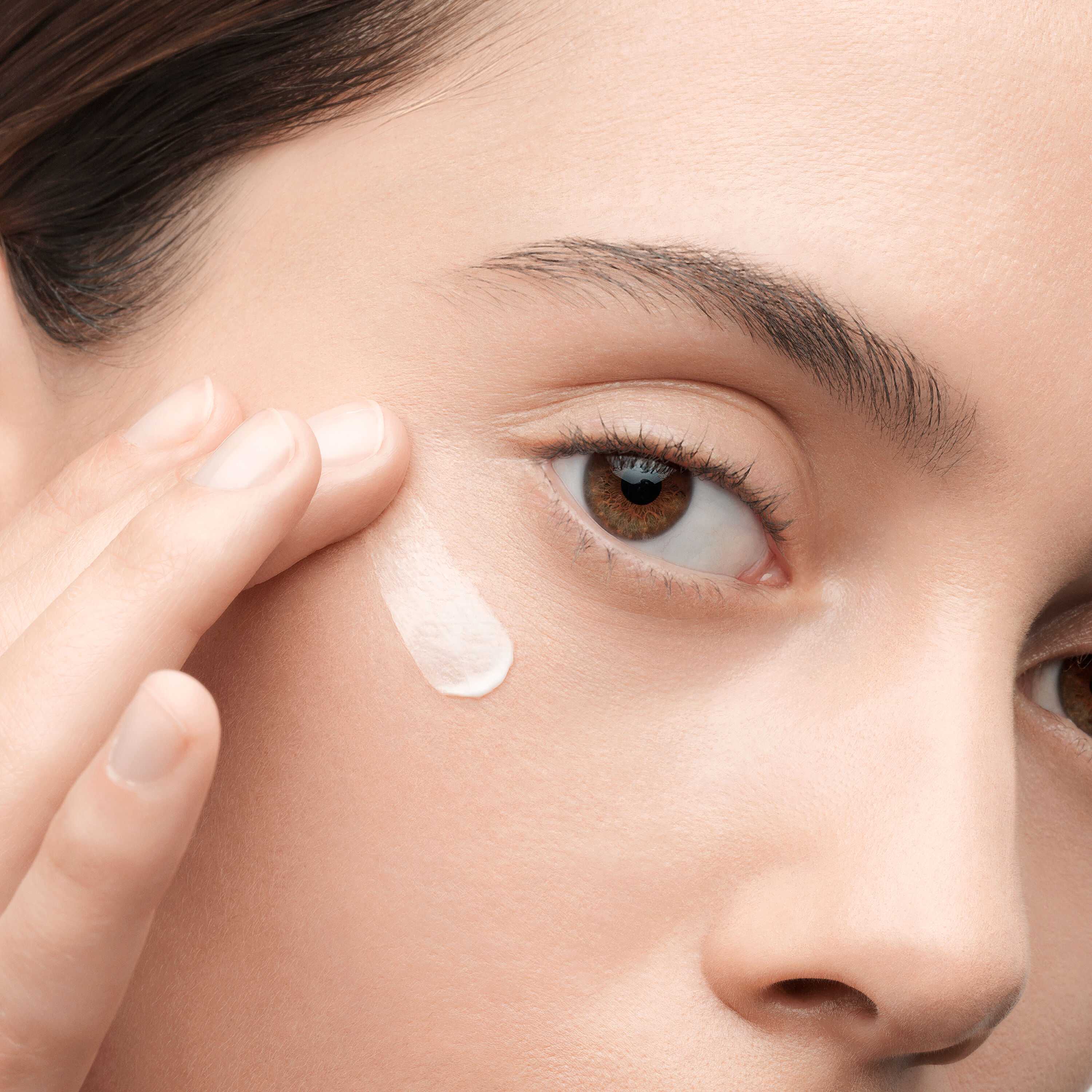 GIVENCHY LE SOIN NOIR アイクリーム Le Soin Noir Eye Cream - Firming and protective eye cream